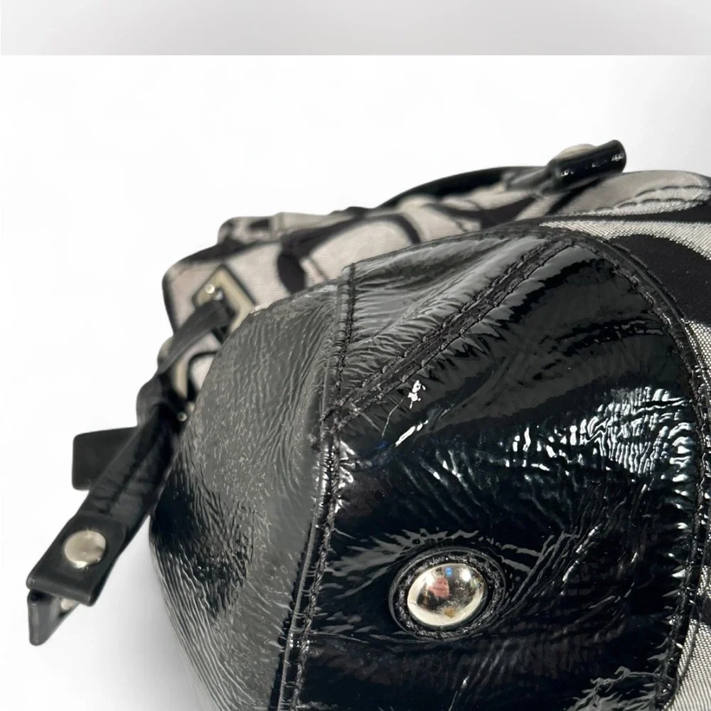 Coach Chelsea Signature Tote In Black and Gray w/ Patent Leather Trim - Picture 6 of 8